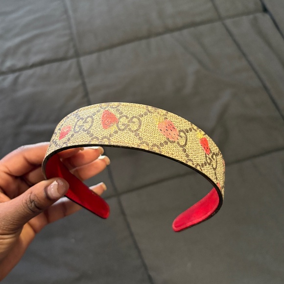 GUCCI Strawberry Headband - Picture 3 of 7
